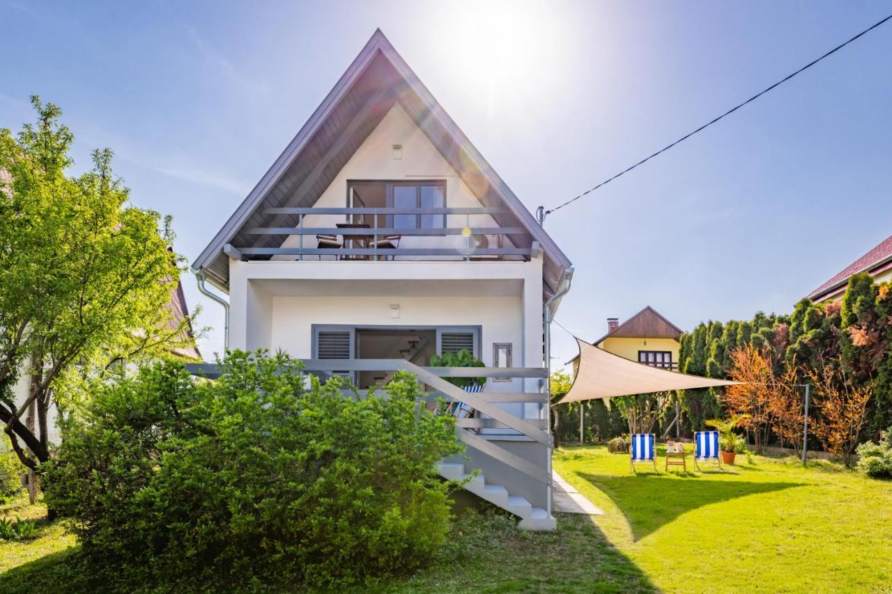 Villa Madarasz 5 Deluxe Vendeghaz Balatonalmádi Exterior foto
